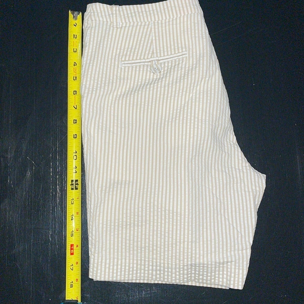 Tommy Hilfiger‎ Golf Shorts.  Size 12.  2 front and side pockets.  Cotton Blend